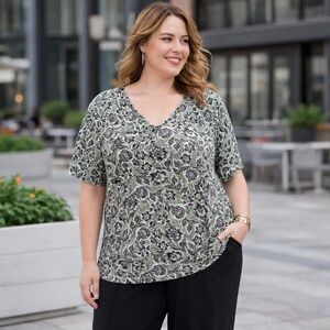 Yesta Plus Size Stretchy Floral V-Neck Top Green Black Print